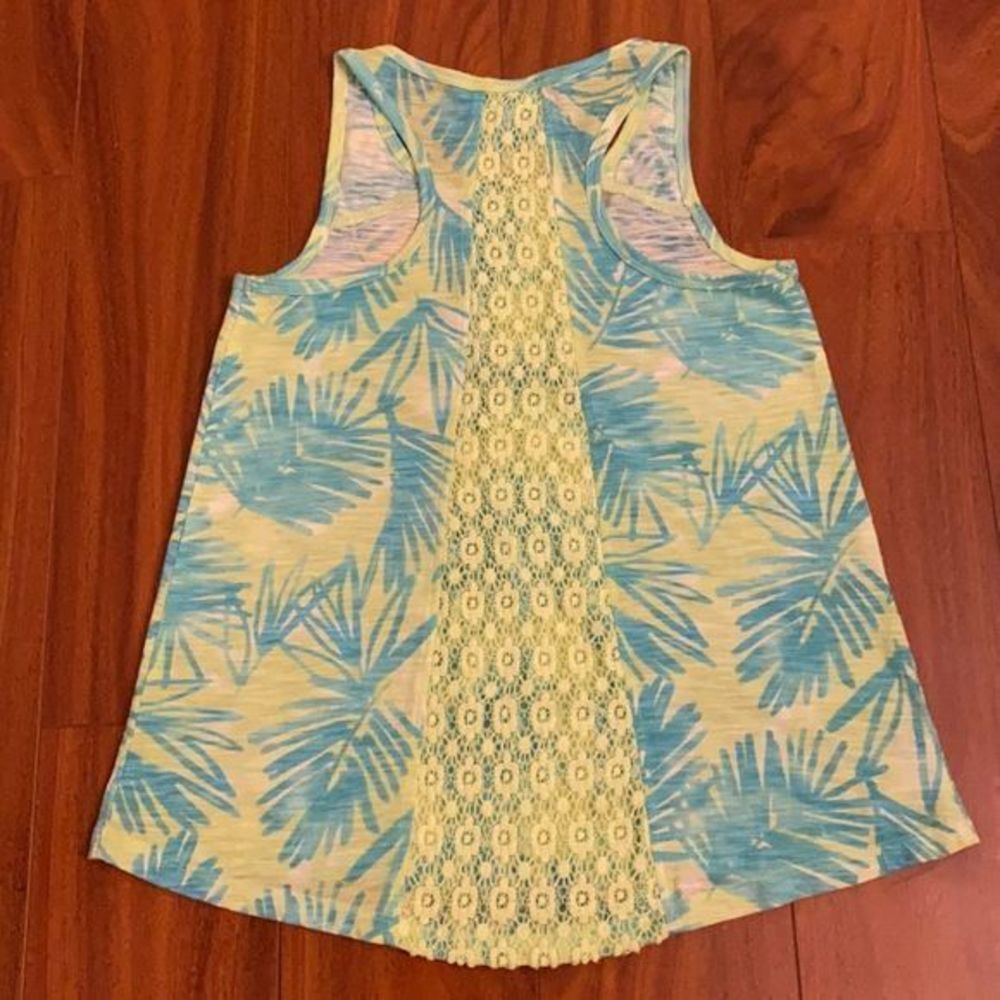 Girls tank‎ - Picture 3 of 3